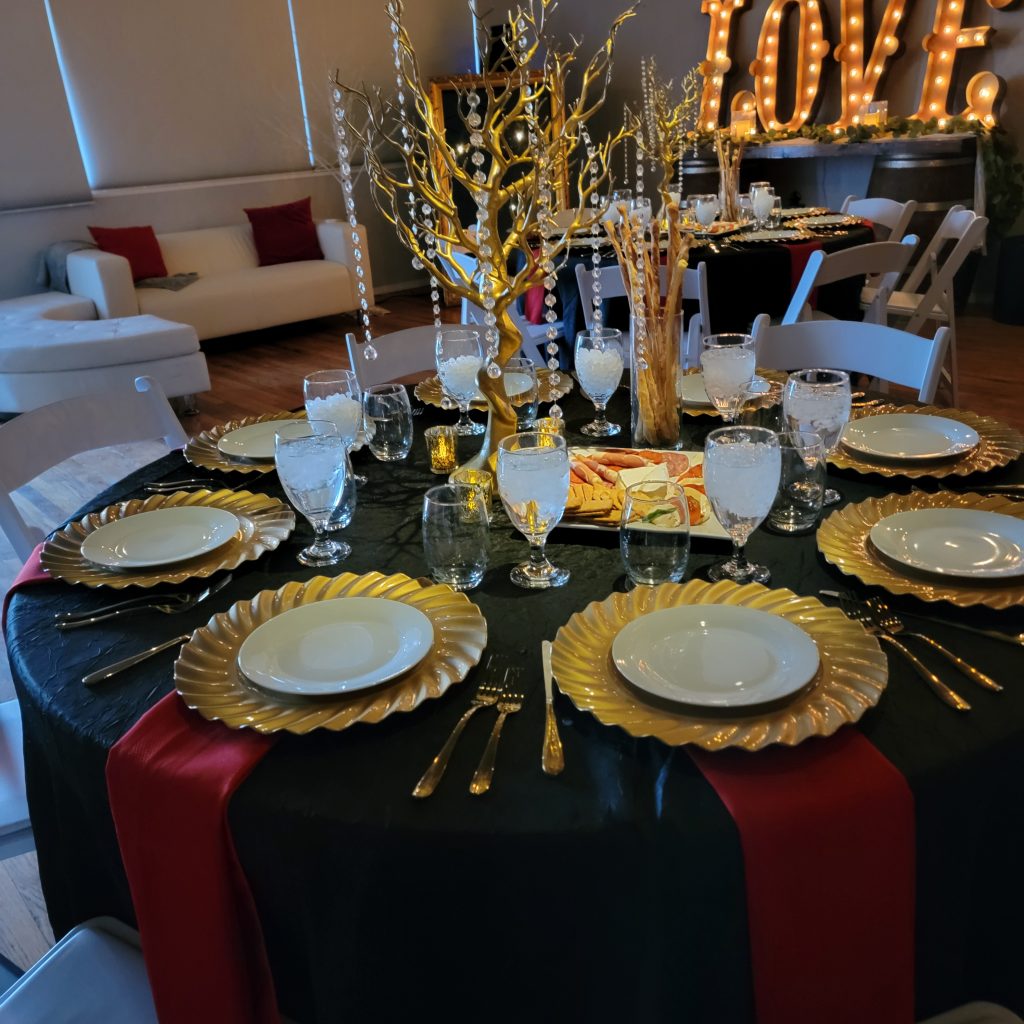 Table with wedding decor on it, MME Event Rentals in Twin Falls, ID